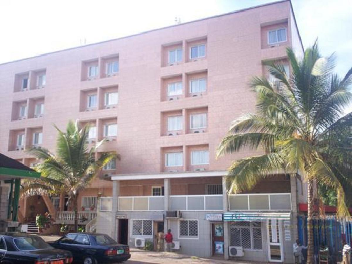 Meumi Palace Yaoundé Exterior foto