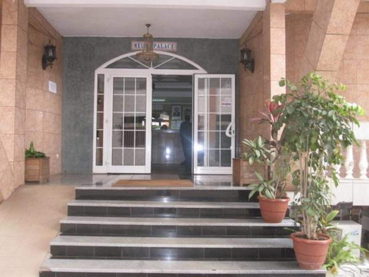 Meumi Palace Yaoundé Exterior foto