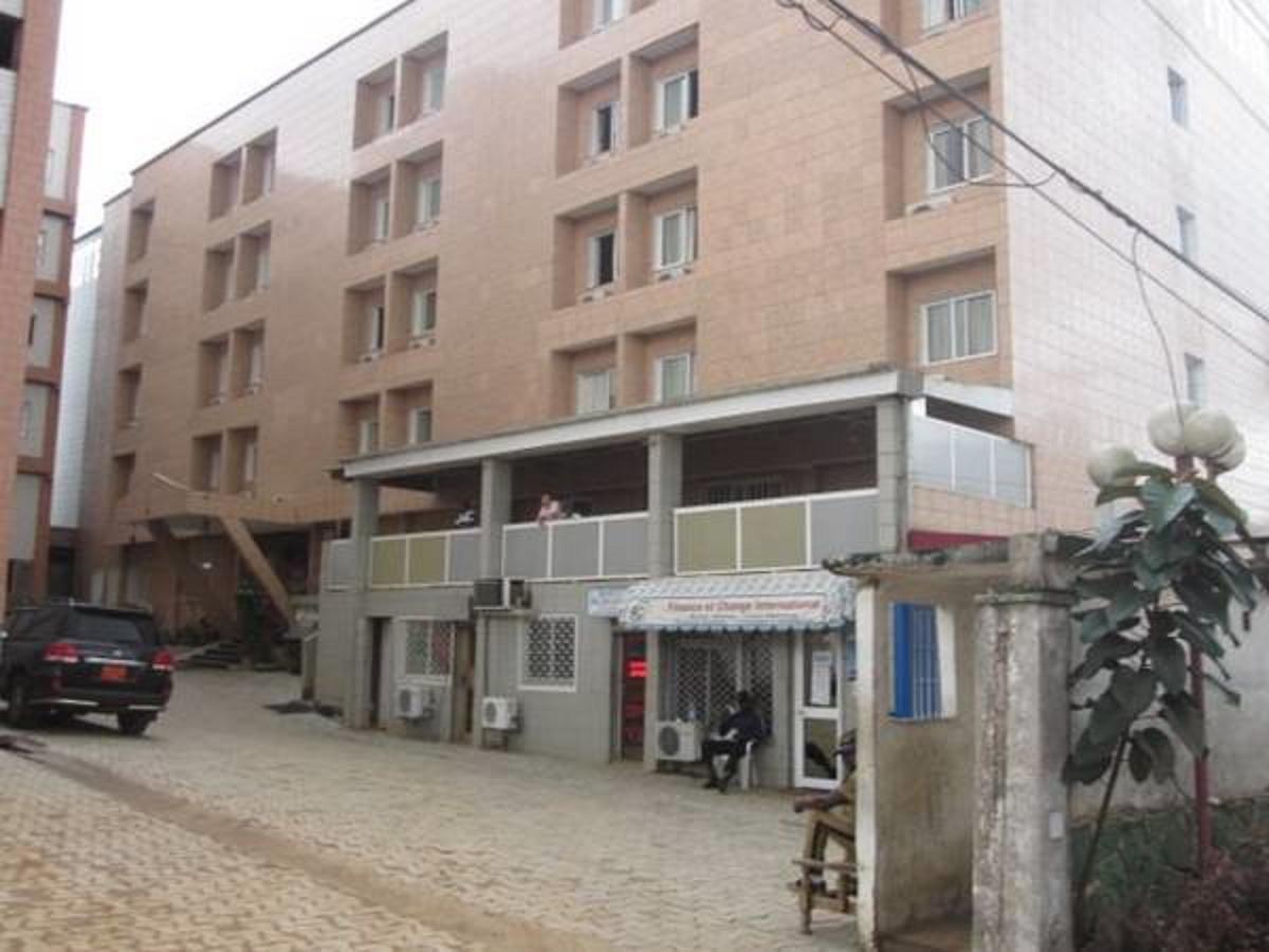 Meumi Palace Yaoundé Exterior foto