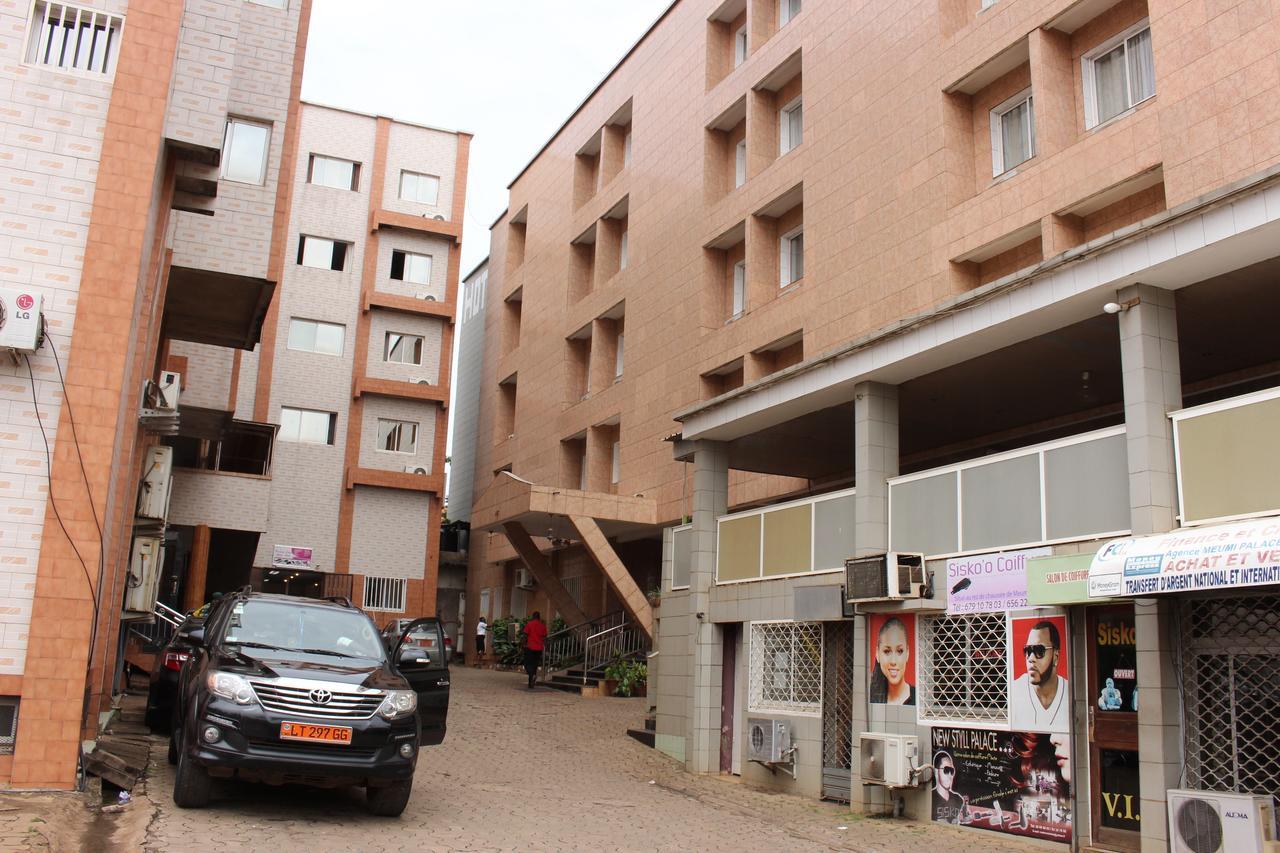 Meumi Palace Yaoundé Exterior foto